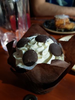 Gf cupcake at Bite Me Cafe in Madrid