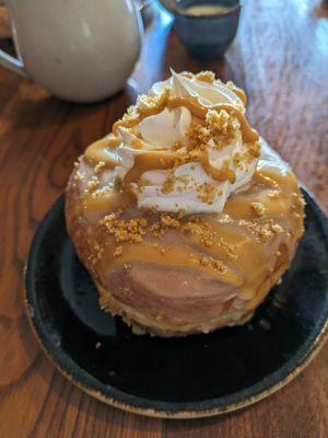 Butter beer doughnut at Bite Me Cafe in Madrid