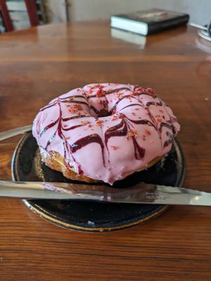 Violet and blueberries at Bite Me Cafe in Madrid