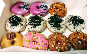 El tinto, Pecan Caramel, Cookies n Cream, The pink fluffy at Bite Me Cafe in Madrid