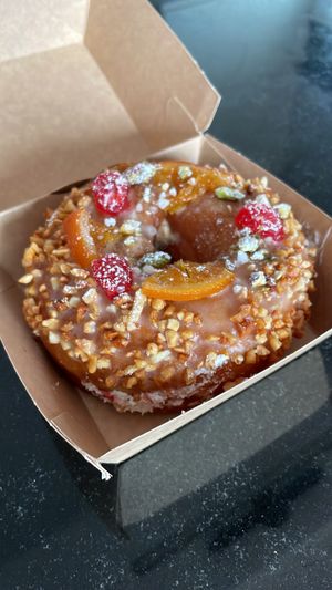 Rosconcito relleno de crema pastelera. Impresionante!!!!  at Bite Me Cafe in Madrid