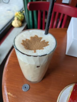 Iced chai at Bite Me Cafe in Madrid