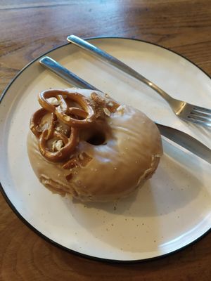 Dougnut de cacahuete at Bite Me Cafe in Madrid