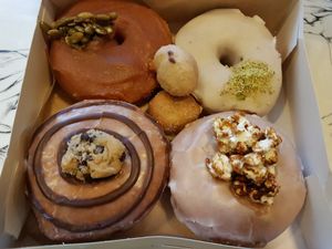 Cookie dough, pumpkin, popcorn... at Bite Me Cafe in Madrid