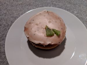 Kiwi donut at Bite Me Cafe in Madrid