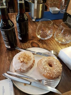 Caramel halo, cardamom and pear halo at Bite Me Cafe in Madrid