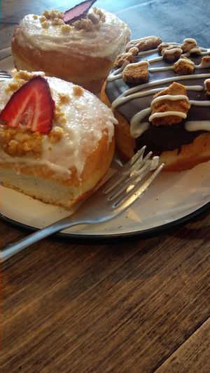 Strawberry cheesecake and chocolate lotus peanut butter at Bite Me Cafe in Madrid