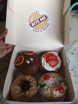 Christmas doughnuts at Bite Me Cafe in Madrid