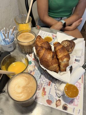 Vegan croissant, muffin and oat latte  at De Laatste Kruimel - Langebrugsteeg in Amsterdam