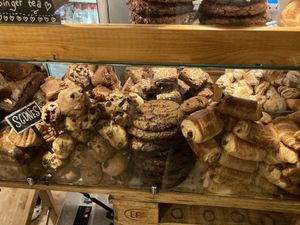 delicious mfs at De Laatste Kruimel - Langebrugsteeg in Amsterdam