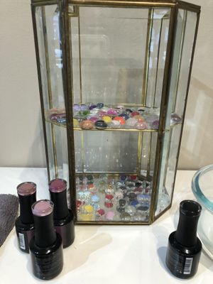 Spa decor at Line Spa and Polish in Vancouver