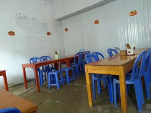 place to sit at Nha Hang Hoa Tam Chay in Sapa