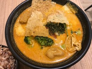 Laksa with brown rice at Greendot 绿一点 - Northpoint in North Singapore