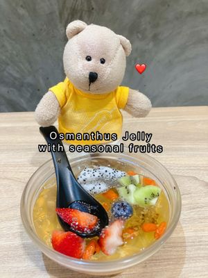 Osmanthus jelly with seasonal fruits  at Greendot 绿一点 - Northpoint in North Singapore
