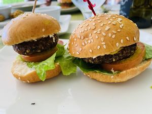 Burgers at Garden Fresh Cafe in Palm Beach