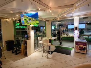 Outside seating at Garden Fresh Cafe in Palm Beach