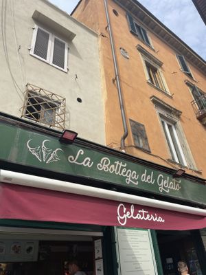   at La Bottega del Gelato in Pisa