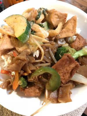 Curry and Drunken Noodles with tofu at Thai Spoon 2 in Loma Linda