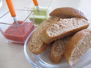 All meals start with whole wheat bread and two delicious sauces. One spicy and the other with zucchini, cilantro, lime, and salt.  at Karott Proveedora Catering and Restaurante Vegano in Cochabamba