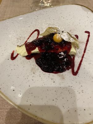 Crostata alla crema di pistacchi e frutti di bosco  at Al Bivio degli Artisti in Martellago