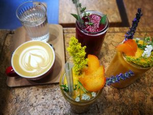 Specialty coffee and raw fresh drinks - premium fruits, seasonal recipes at VanFruct Campineanu in Bucharest