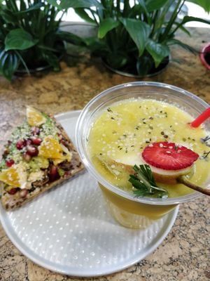 Salty waffle with juice at VanFruct Campineanu in Bucharest