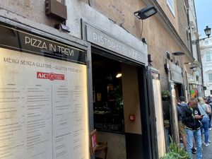 store front at Pizza in Trevi in Rome