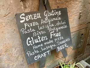 sign at Pizza in Trevi in Rome