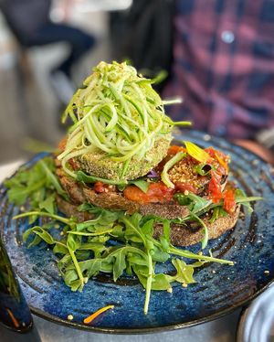 Avo on crack at FacePlant in Geelong