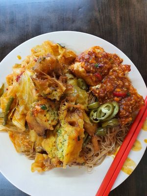 $4.20 economy mee hoon ~ Circuit Breaker Period Phase 2 at Yi Xin Vegetarian 一心素食 in Central Singapore