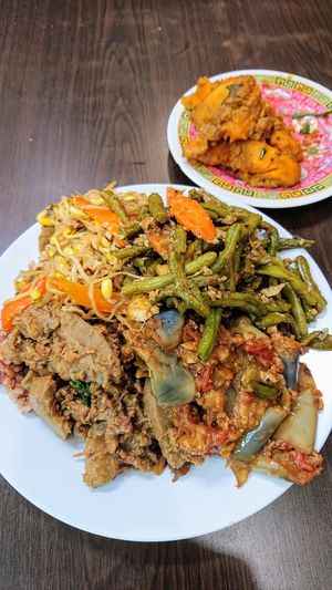 mixed vegetables rice at Yi Xin Vegetarian 一心素食 in Central Singapore