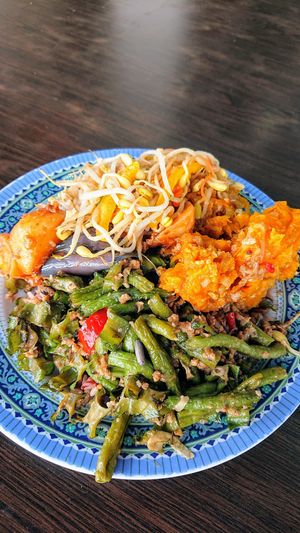 mixed vegetables rice at Yi Xin Vegetarian 一心素食 in Central Singapore