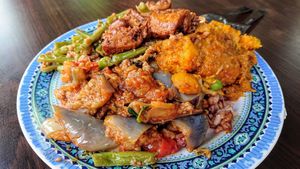 mixed vegetables rice at Yi Xin Vegetarian 一心素食 in Central Singapore