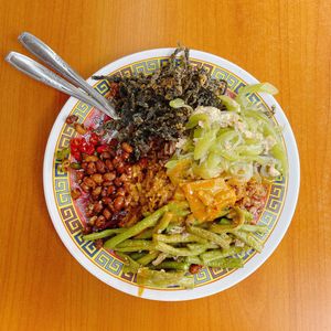 Economic rice. Love the variety of ingredient selection at Yi Xin Vegetarian 一心素食 in Central Singapore