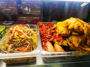 Dishes at Yi Xin Vegetarian 一心素食 in Central Singapore