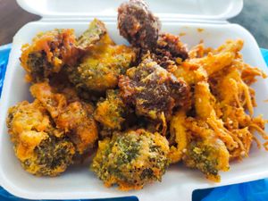 Fried enoki mushroom, broccoli, satay at Yi Xin Vegetarian 一心素食 in Central Singapore