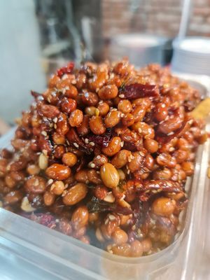 Fried peanuts ~ 4/10/21 at Yi Xin Vegetarian 一心素食 in Central Singapore
