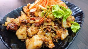 fried carrot cake at Yi Xin Vegetarian 一心素食 in Central Singapore