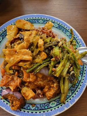 Mixed Brown Rice at Yi Xin Vegetarian 一心素食 in Central Singapore