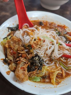 Fish becomes smaller , more noodles ~ 1/11/22 at Yi Xin Vegetarian 一心素食 in Central Singapore