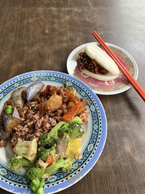   at Yi Xin Vegetarian 一心素食 in Central Singapore