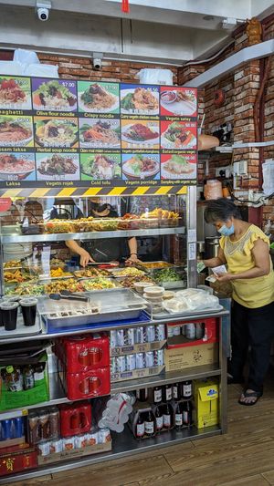 Caifan mixed economy rice at Yi Xin Vegetarian 一心素食 in Central Singapore