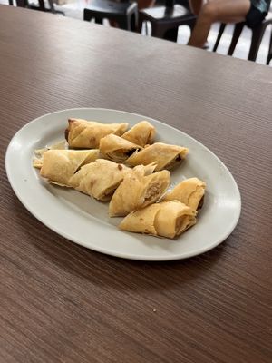 Spring rolls   at Yi Xin Vegetarian 一心素食 in Central Singapore