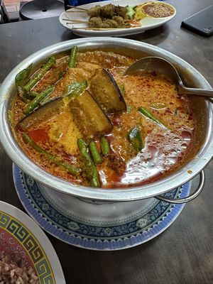   at Yi Xin Vegetarian 一心素食 in Central Singapore