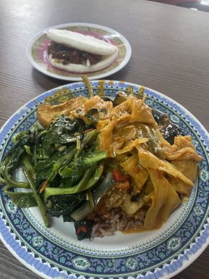   at Yi Xin Vegetarian 一心素食 in Central Singapore