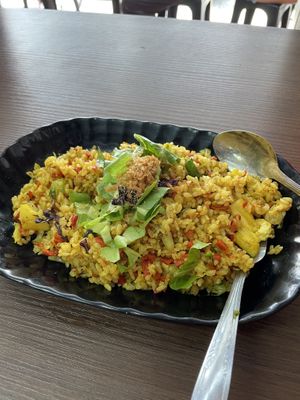 Pineapple Fried Ricee  at Yi Xin Vegetarian 一心素食 in Central Singapore