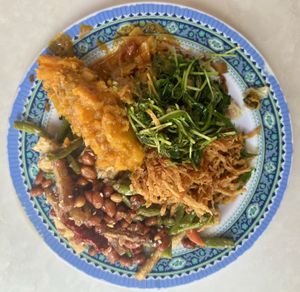 Noodle platter  at Yi Xin Vegetarian 一心素食 in Central Singapore