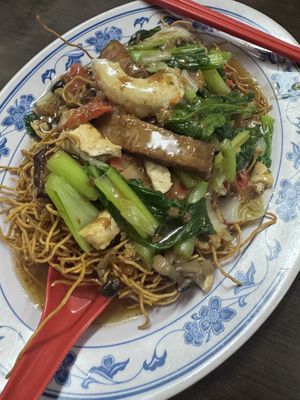 Crispy noodle   at Yi Xin Vegetarian 一心素食 in Central Singapore