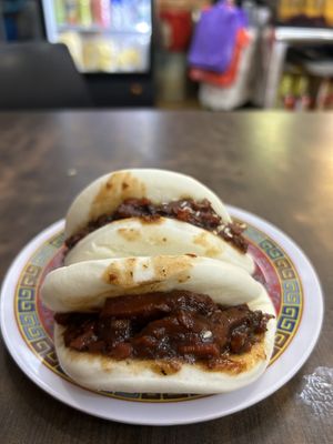 Bao bun, so gooood!  at Yi Xin Vegetarian 一心素食 in Central Singapore