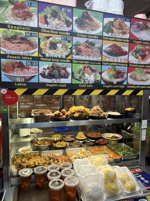   at Yi Xin Vegetarian 一心素食 in Central Singapore